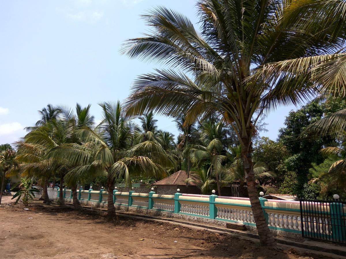 Atithi Farm House Hotel Borlai Exterior foto